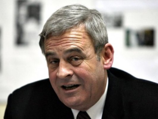 Maghiarii din SUA au sesizat Comisia Helsinki în legătură cu retragerea distincţiei lui Laszlo Tokes